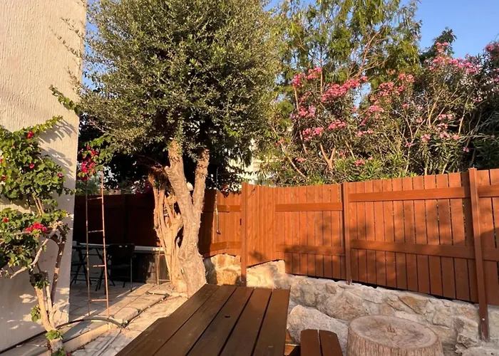 Aphrodite'S Gardens Entire Townhouse 400 M To The Sea