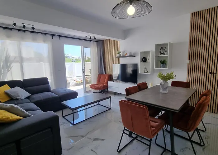 Nerina Townhouse By Staycom