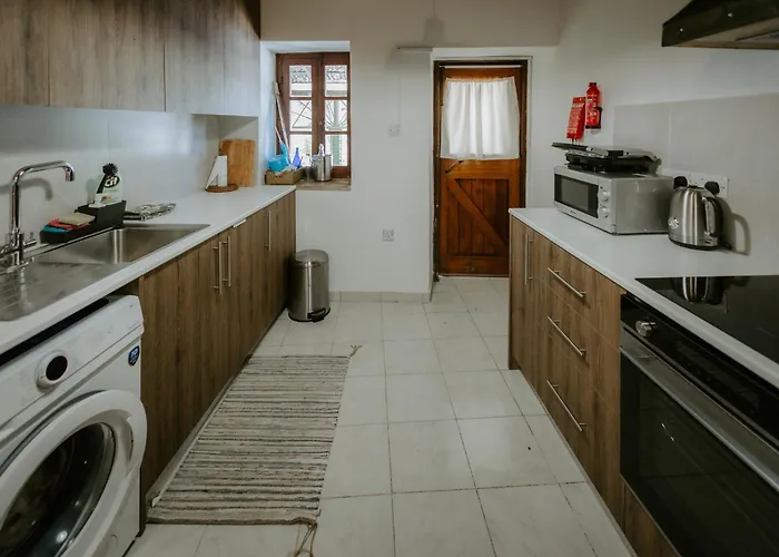 Retreat Kritou Tera